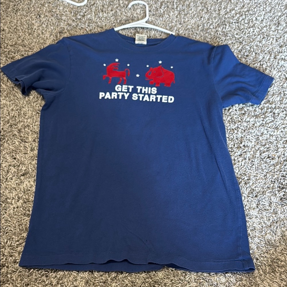Abercrombie & Fitch Blue and Red Short Sleeve Tee